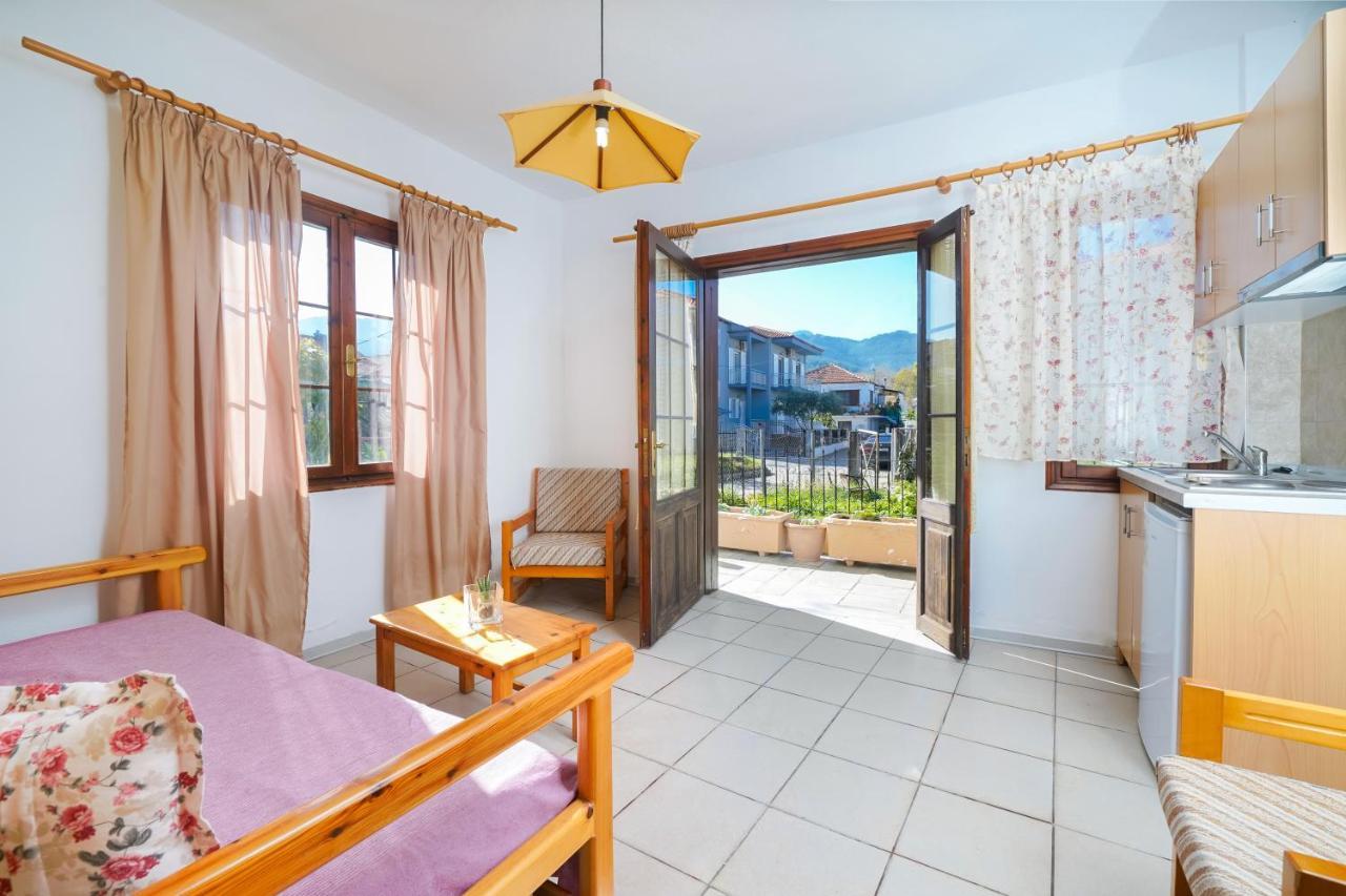Penelopi Apartments Liménasz Kültér fotó